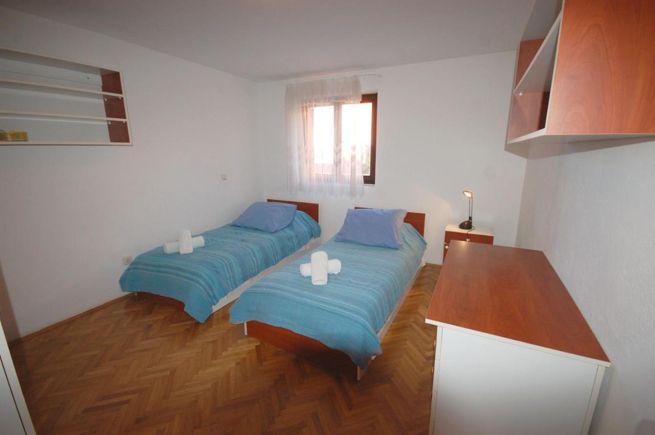 Apartments Daidzic By El-Pi Tours Njivice Exterior foto